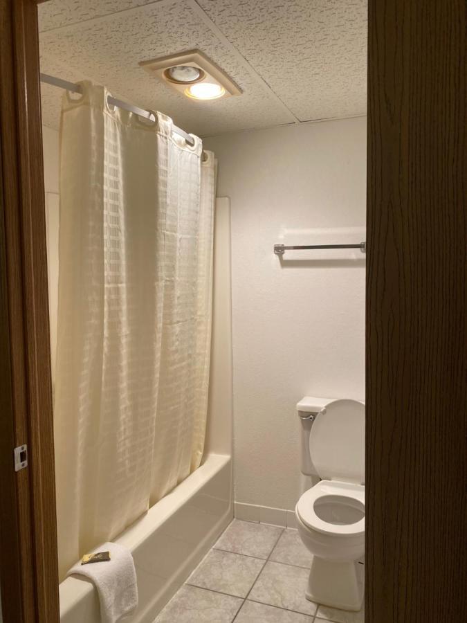 Americas Best Value Inn Champaign Exterior photo