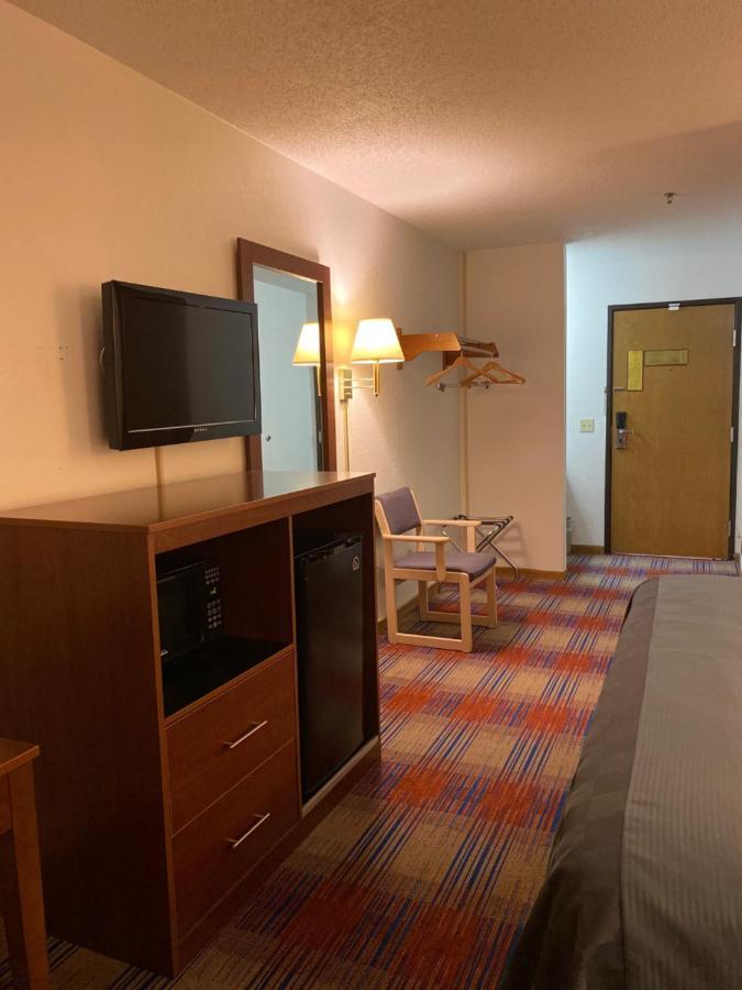 Americas Best Value Inn Champaign Exterior photo