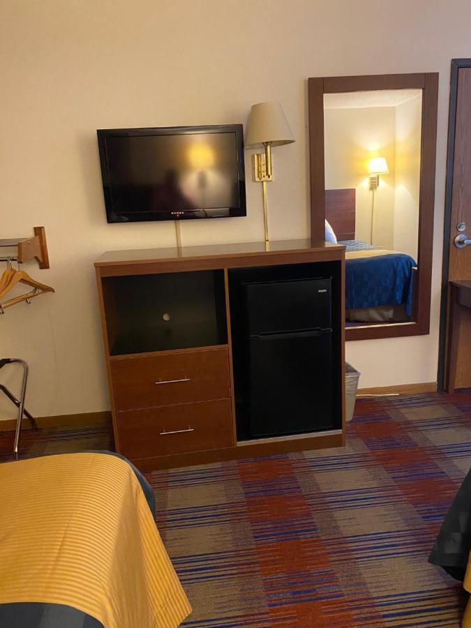 Americas Best Value Inn Champaign Exterior photo