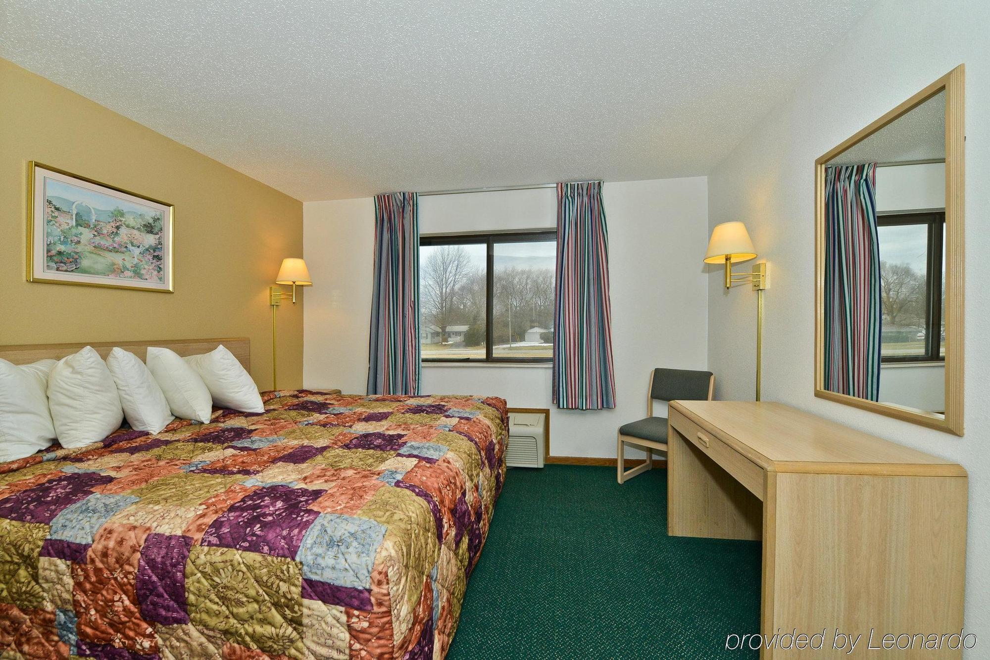 Americas Best Value Inn Champaign Exterior photo
