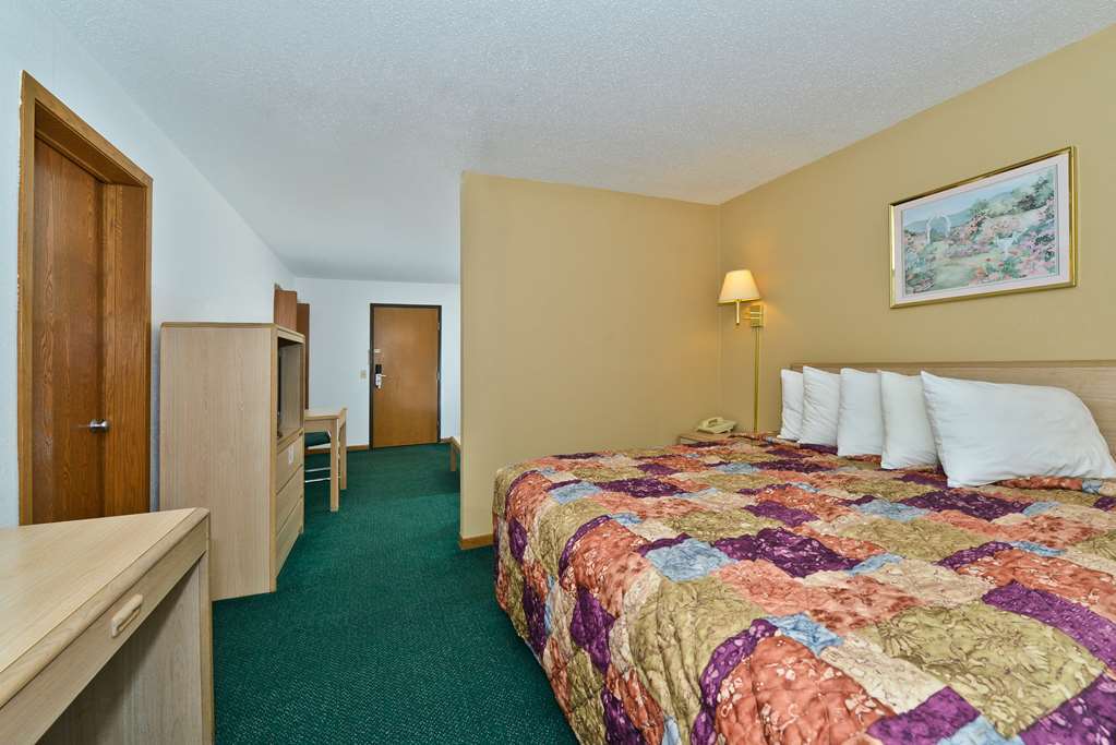 Americas Best Value Inn Champaign Room photo