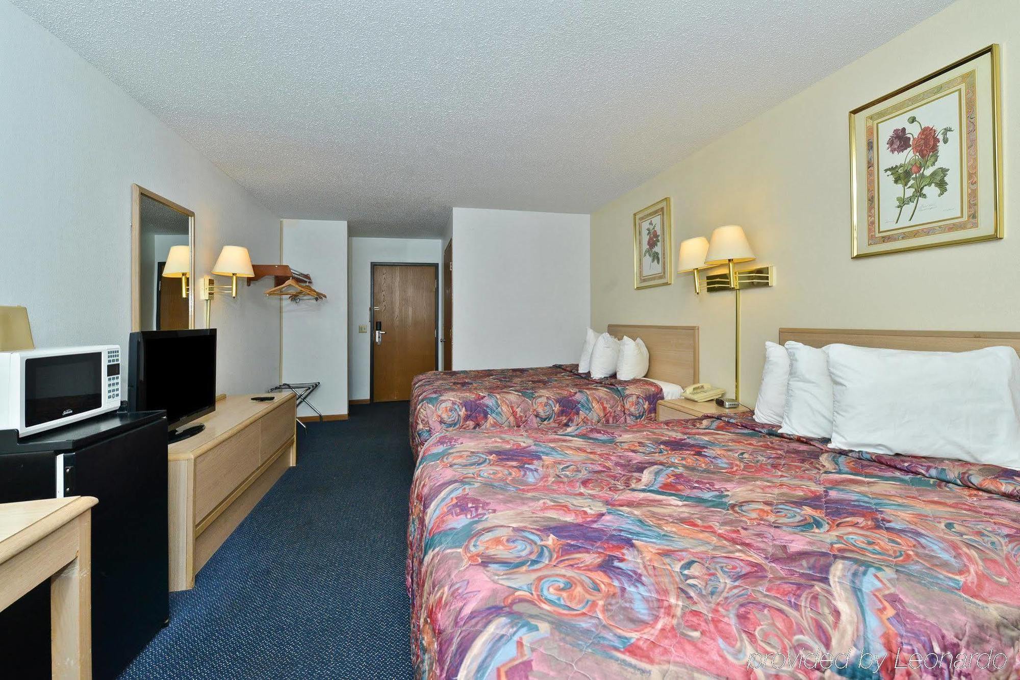 Americas Best Value Inn Champaign Exterior photo